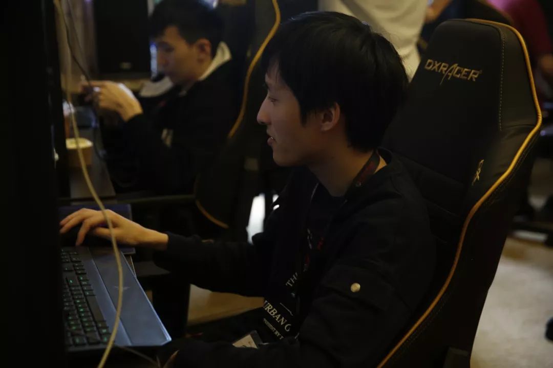 扑克中的数学误区（扑克数学的误读与陷阱）