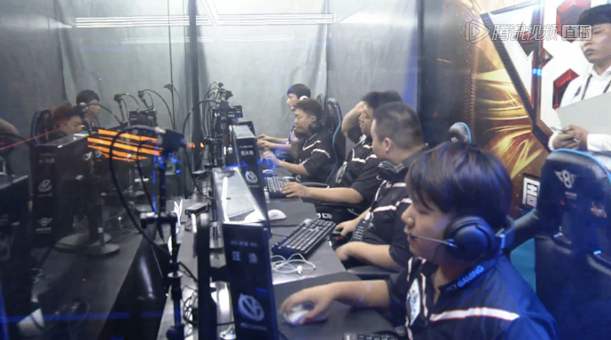 扑克这手牌你真要进吗（这手扑克你真的要跟注吗？）