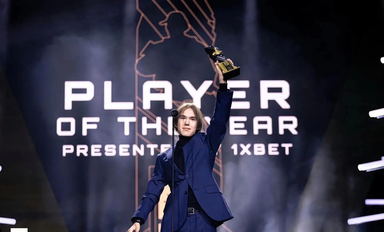 二八杠实战技巧：揭秘庄家如何利用“切牌”技巧控制生死门的点数分布。（二八杠进阶攻略：庄家如何用切牌术掌控生死门点数分布）